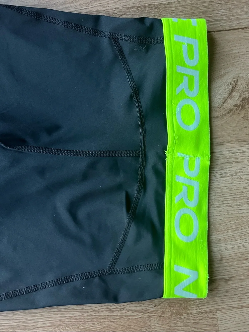Nike Pro Dri-FIT Girls Youth Small Compression Shorts Black Volt Like New